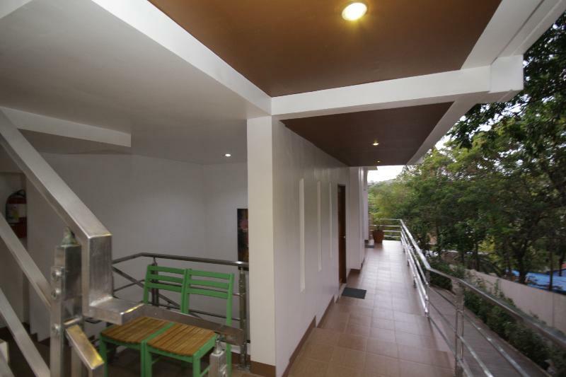 Westcliff Villa By Bluewaves Balabag  Exterior foto