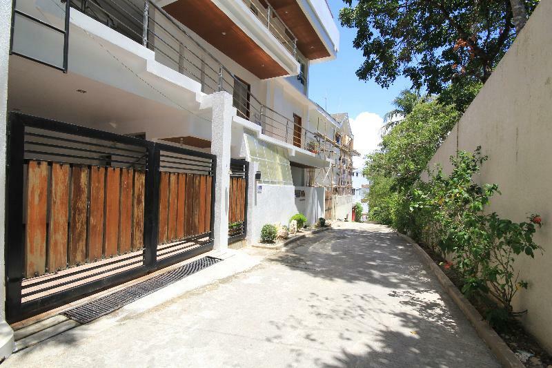 Westcliff Villa By Bluewaves Balabag  Exterior foto